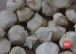 荸荠馅肉饼的做法图解2