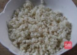 荸荠馅肉饼的做法图解3