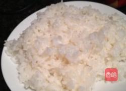 虾仁桂花炒饭的做法图解1