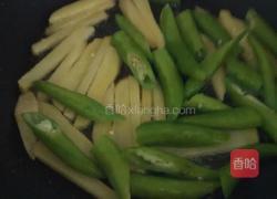 土豆杭椒炒肉条的做法图解6