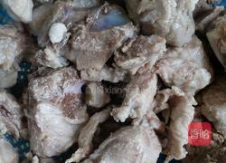 土豆烧排骨的做法图解1