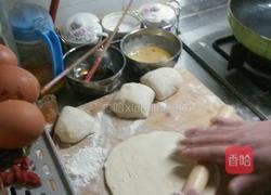 鸡蛋灌饼的做法图解1