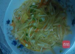 蛋煎金针菇的做法图解3