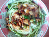 蒜苗香菇肉酱面