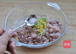 炒鱼丸的做法图解3