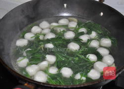 菠菜鱼丸汤的做法图解4