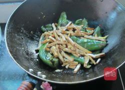 煎辣椒烧豆腐丝的做法图解8