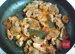 如何炒牛腱肉好吃 MjUwX2MyOjEvM15yYjI6MS84XzE4MA