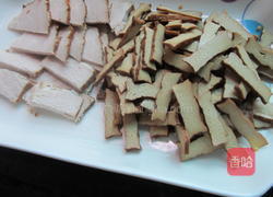 蒜香卤肉卤香干的做法图解3