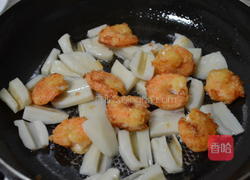 莲藕炒手剥虾的做法图解12