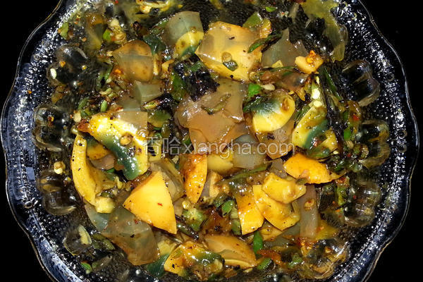 雷椒松花皮蛋的做法 菜谱 香哈网