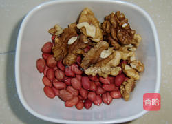核桃花生露的做法图解1