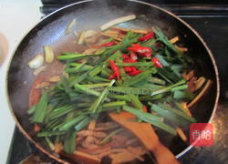 韭菜香干炒肉丝的做法图解7