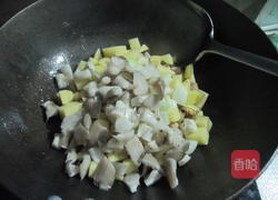 土豆鸡肉蘑菇焖饭的做法图解8
