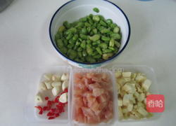 鸡肉豆米笋丁的做法图解1