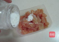鸡肉豆米笋丁的做法图解2