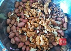 核桃花生露的做法图解1