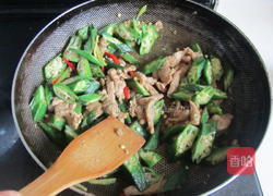 肉丝炒黄秋葵的做法图解6