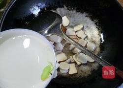 香干蒜薹炒鱼丸的做法图解7