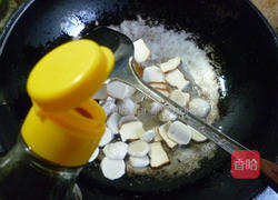 香干蒜薹炒鱼丸的做法图解8