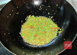 辣椒丁炒咸豆角的做法图解3