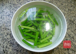 蒜薹香干拌猪耳朵的做法图解7