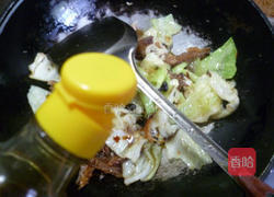 豆豉鲮鱼炒包心菜的做法图解6