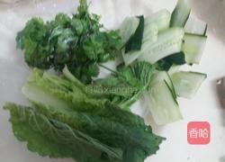 猪肉香菜虾丸汤的做法图解7