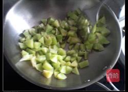 豆豉鲮鱼炒莴笋的做法图解3