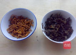 虫草云耳香菜饺的做法图解3