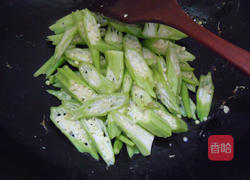 秋葵炒鸡蛋的做法图解6