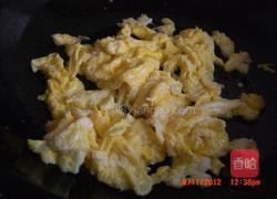 蟹肉炒鸡蛋的做法图解6
