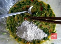 香菜辣椒鸡蛋饼的做法图解2