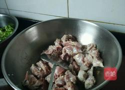 糖醋炸排骨的做法图解1