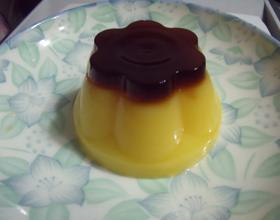 如何简单制作焦糖布丁 MjgweDIyMA