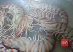 小黄瓜虾沙拉的做法图解3