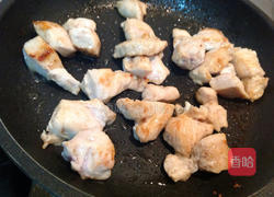 鸡肉坚果酱马铃薯的做法图解1