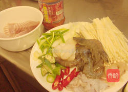 泡菜海鲜锅的做法图解1