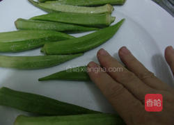 秋葵凉拌豆腐的做法图解2