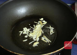 酱汁葱爆虾的做法图解2