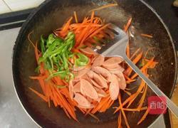 胡萝卜火腿肠/宫子城的做法图解4