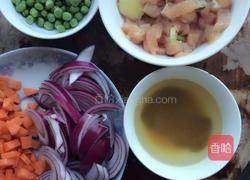 咖喱鸡肉炒饭的做法图解2
