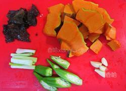 蒜粒炒南瓜的做法图解1