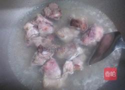 枫树菇排骨汤的做法图解2