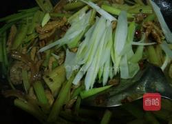 芹菜炒肉的做法图解6