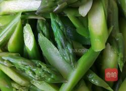 芦笋炒腊肉的做法图解3