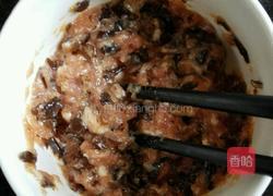 木耳瘦肉酿豆腐的做法图解3