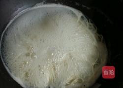 西红柿火腿肉丁面的做法图解1
