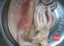 豆瓣酱爆鱿鱼的做法图解1