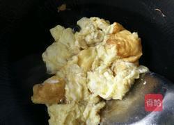 嫩蚕豆炒鸡蛋的做法图解5